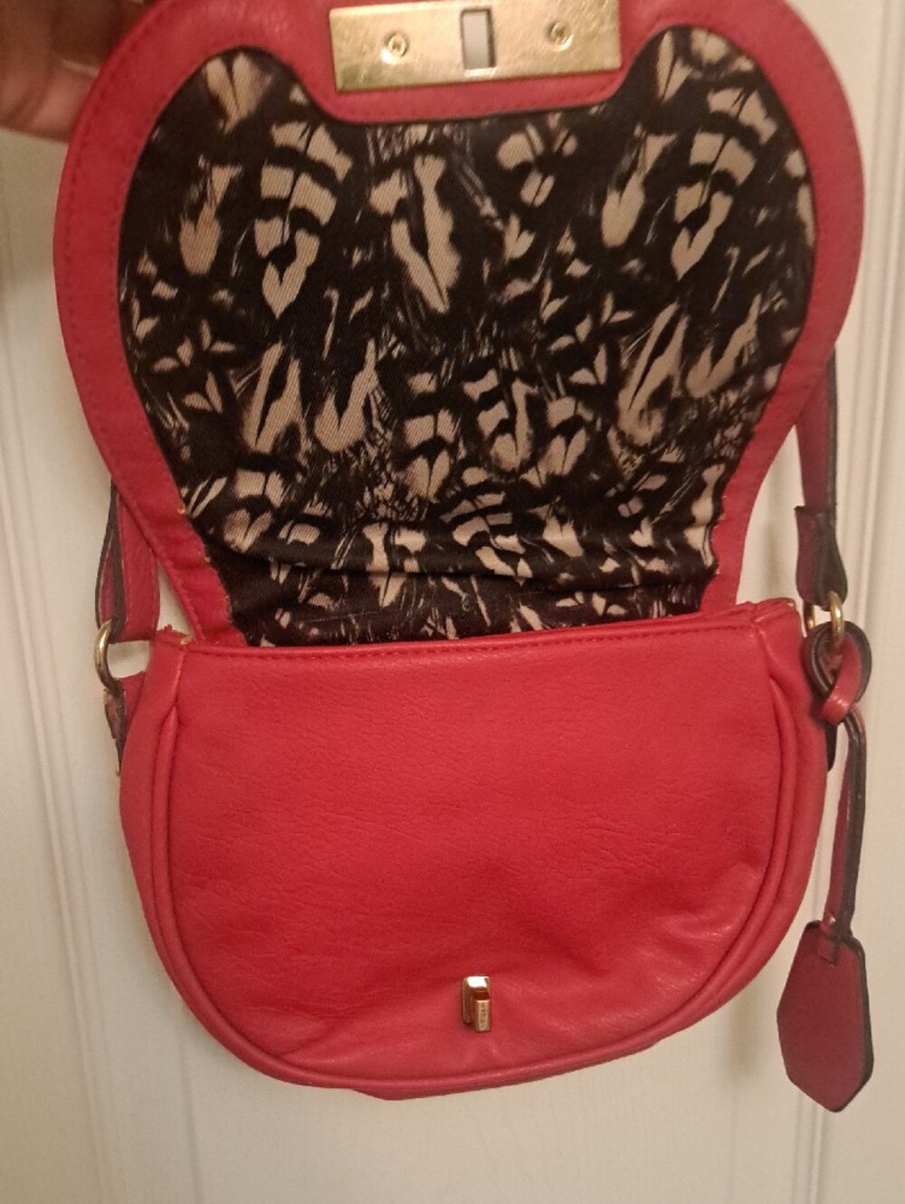 Jessica Simpson Red Woven Crossbody Bag - Free with any order over $20.00 - Picture 4 of 7